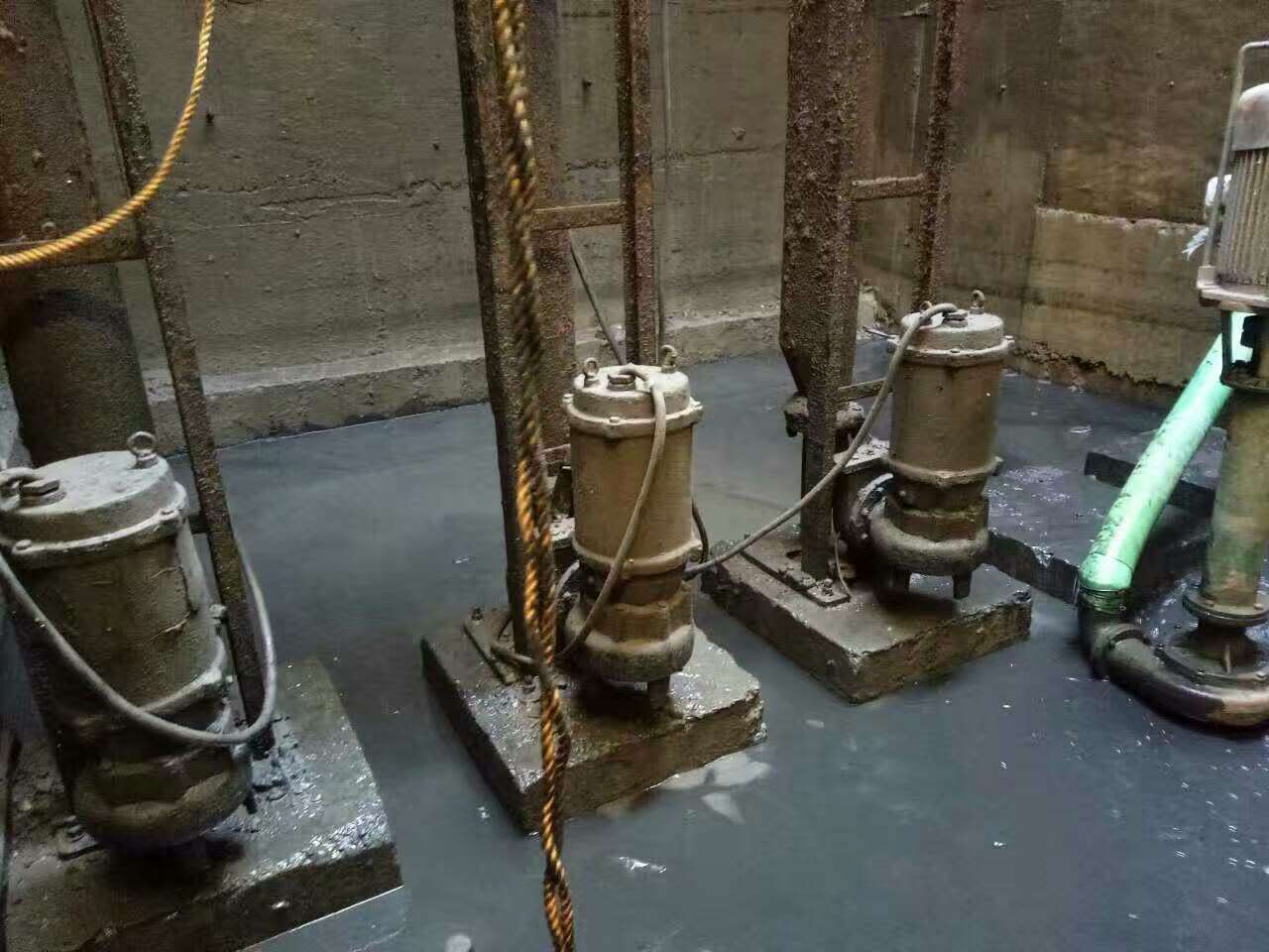 连云污水池清理